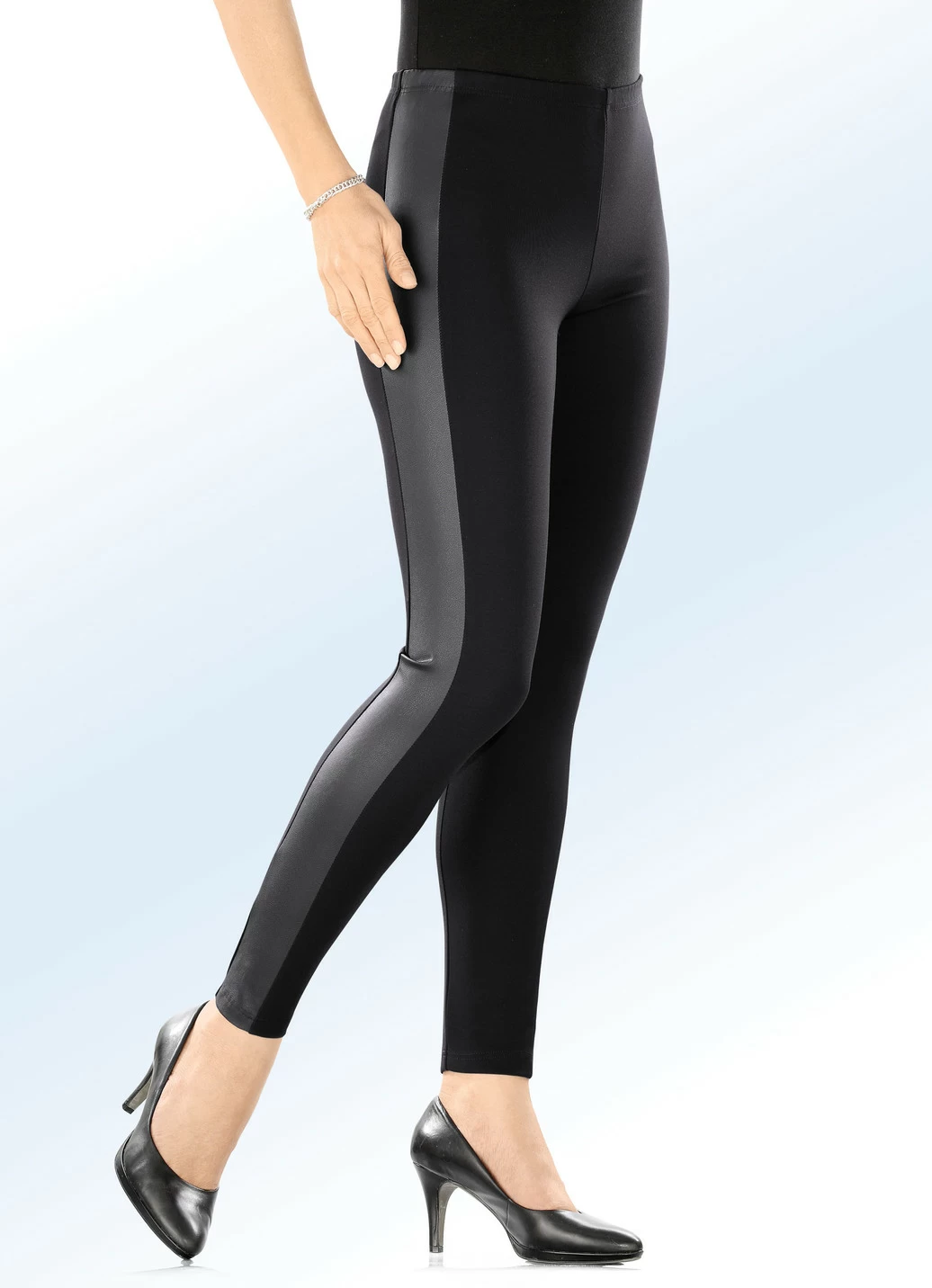 Leggings im interresanten Materialmix