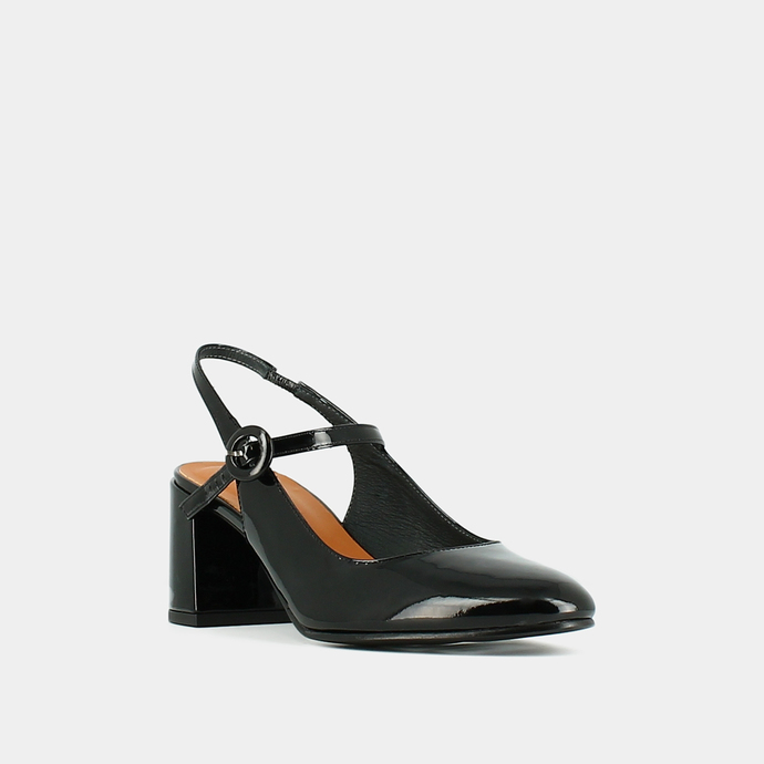 Salomés à talons et bouts pointus  en cuir vernis noir