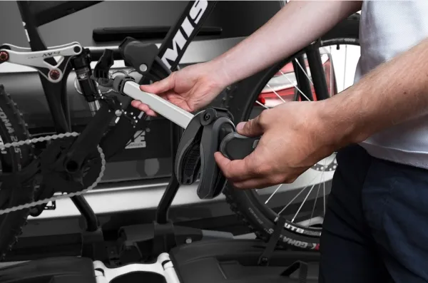 Thule 933 EasyFold XT 2, Cykelholder, Tilkoblingsanordning til bag på bilen, Sort