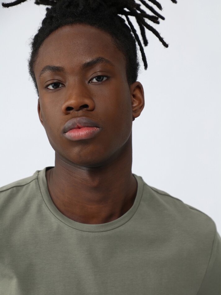 Camiseta básica slim fit - Cáqui