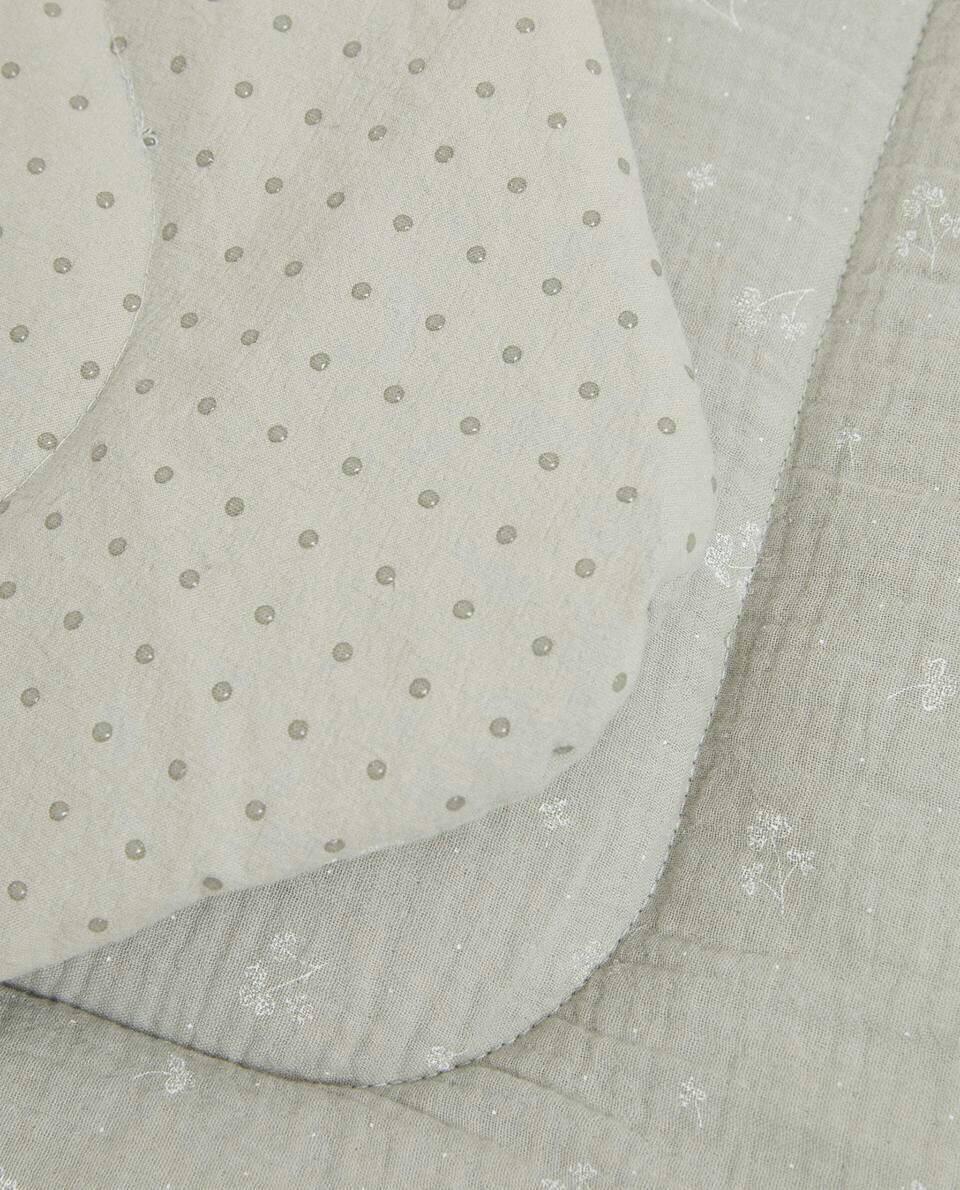 TAPETE DE BRINCAR COM ESTAMPA DE TREVO