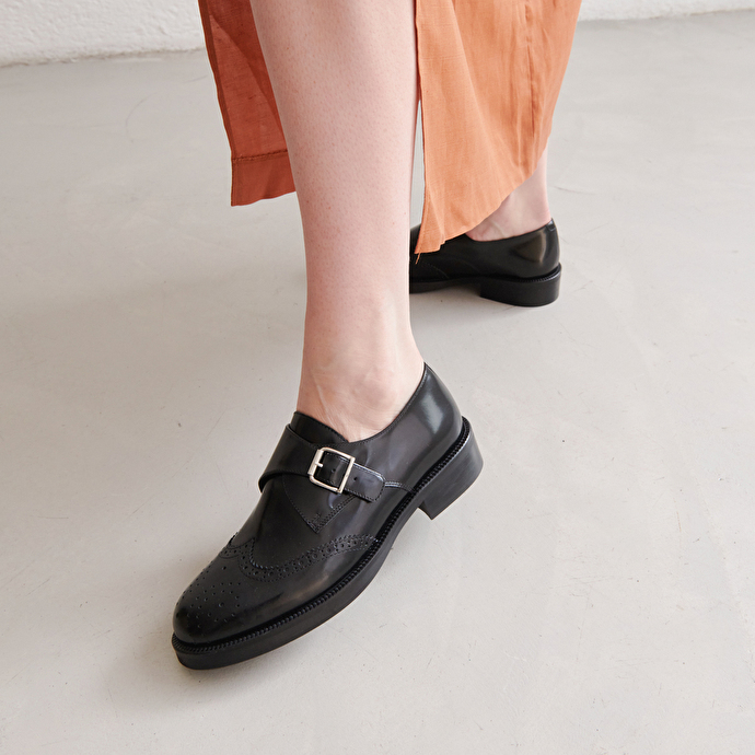 Derbies à boucles  en cuir glacé noir