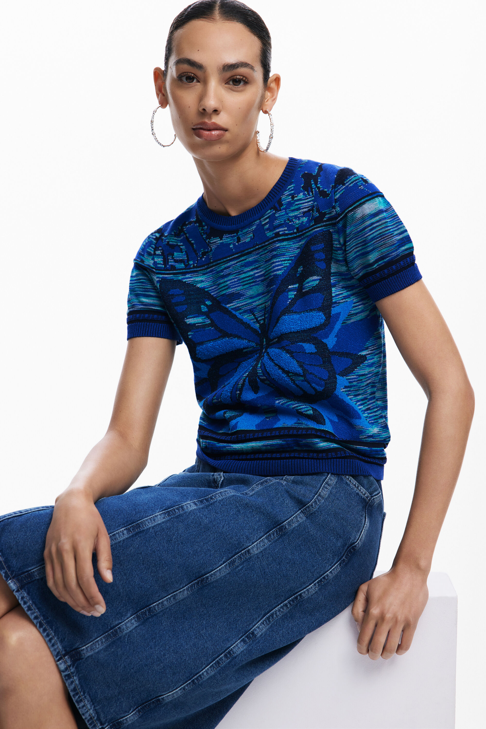 Camiseta de tricô com estampa de borboleta