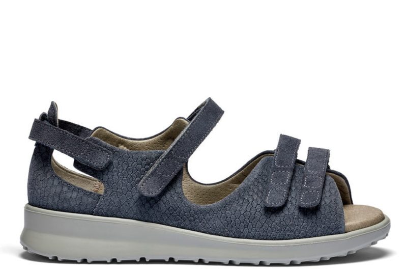 NEW FEET SANDAL I PRÆGET SKIND MED HÆLKAPPE