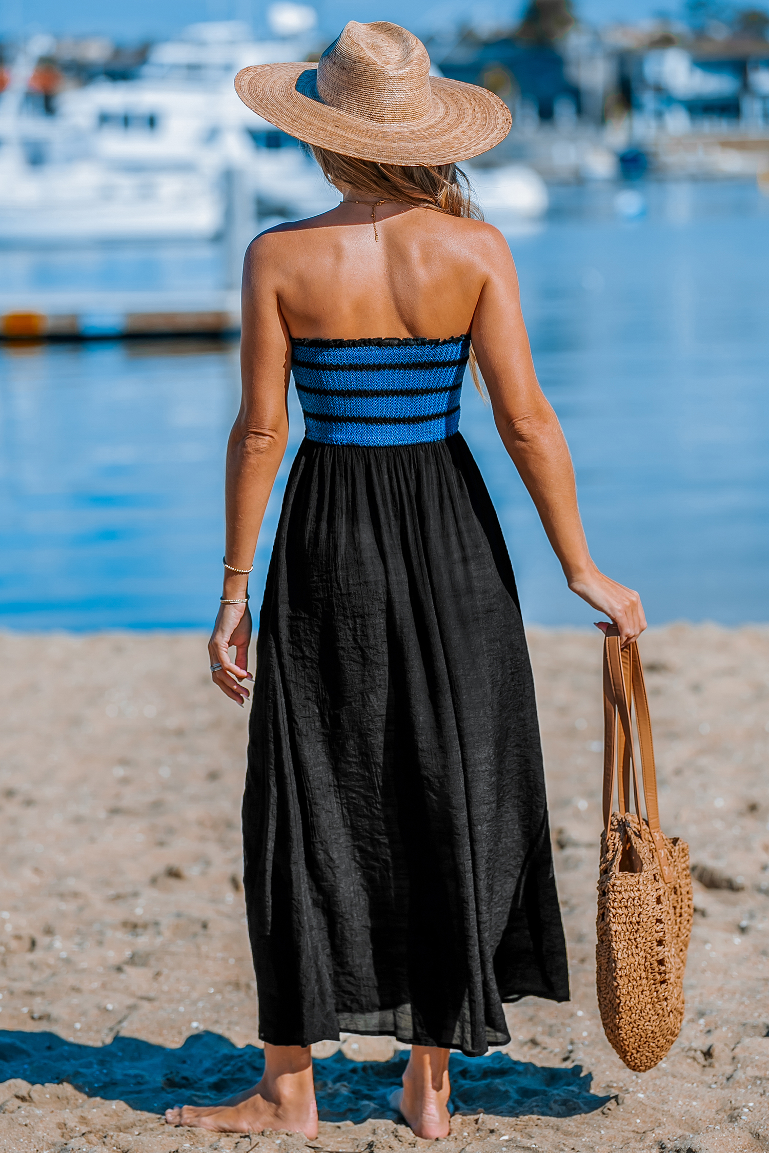 Robe cover up midi avec jupe noire et corsage à smocks et rayures