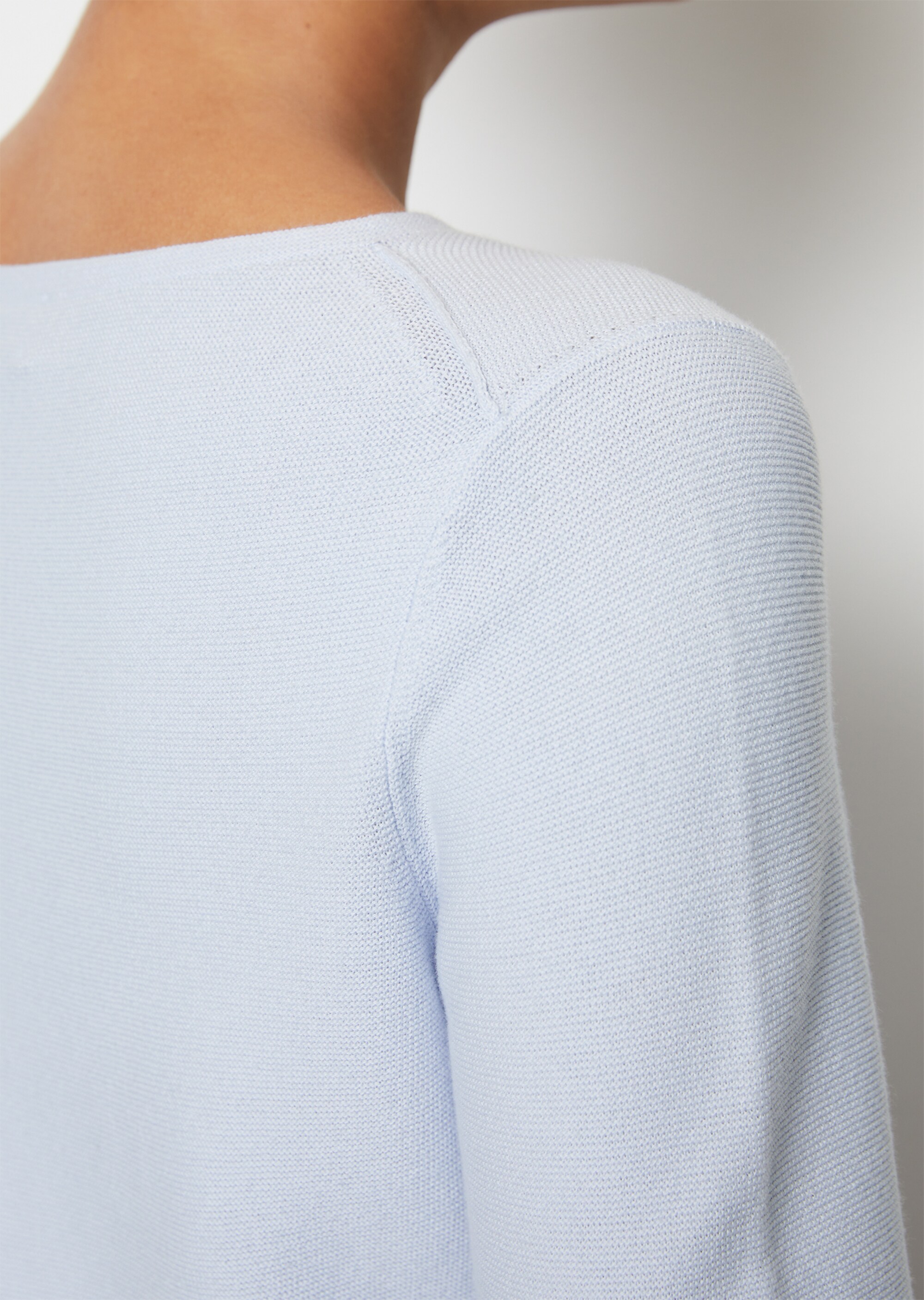 Rundhals-Strickpullover regularmit feinen linken Maschen