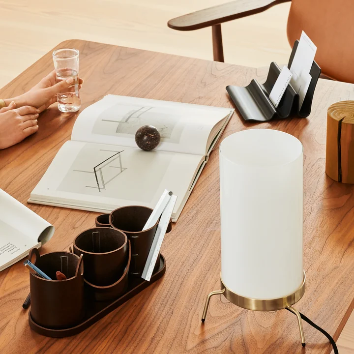 Fritz Hansen - Planner PM02 Tischleuchte, opal / schwarz