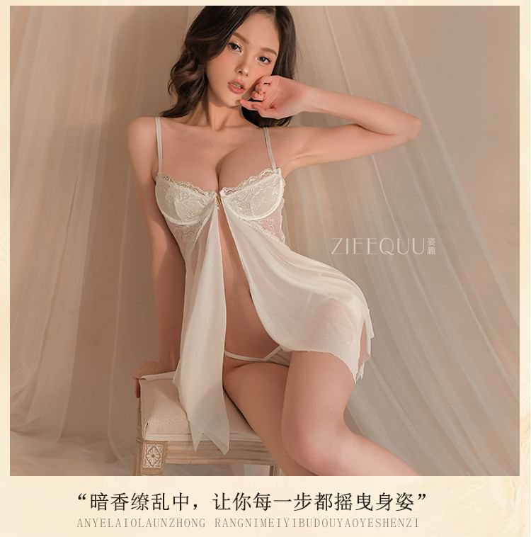 Linhinier - Babydoll met effen kanten paneel en split aan de voorkant / Kruisloze panty's / kousen / set