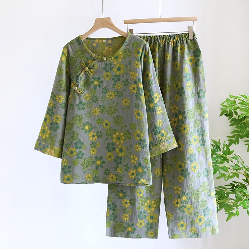 Somnus - Pyjamaset: Lange mouwen, bloemenprint, kikkertop met knopen + broek