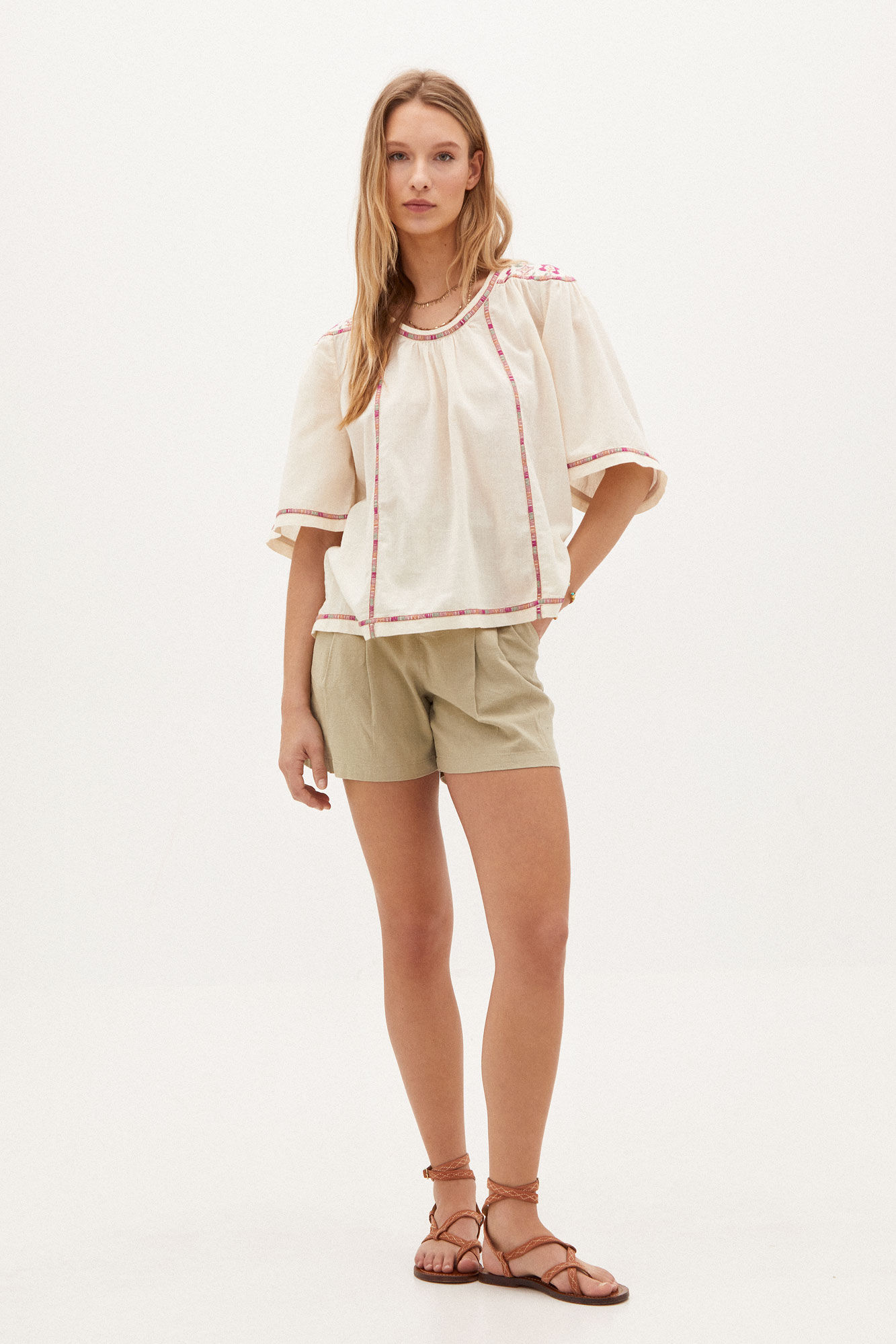 Soldados. Blusa de algodão bordada - Bege