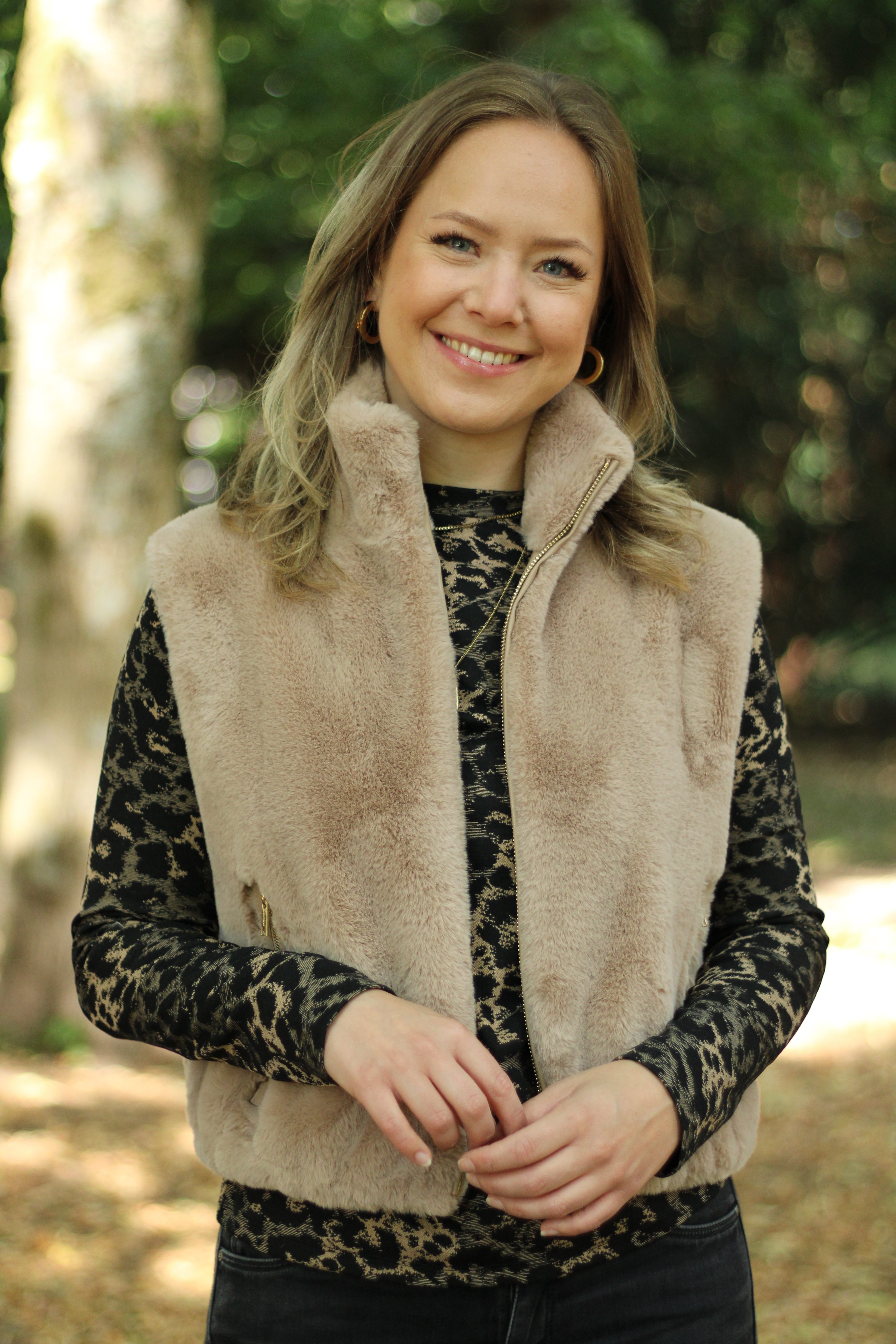 Rino & Pelle - Nikki Short Faux Fur Waistcoat - Oat
