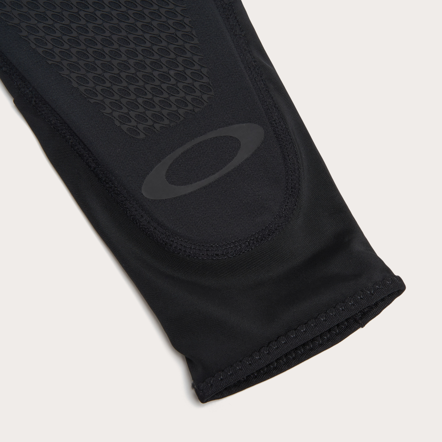 Oakley All Mountain D30 Albuebeskytter