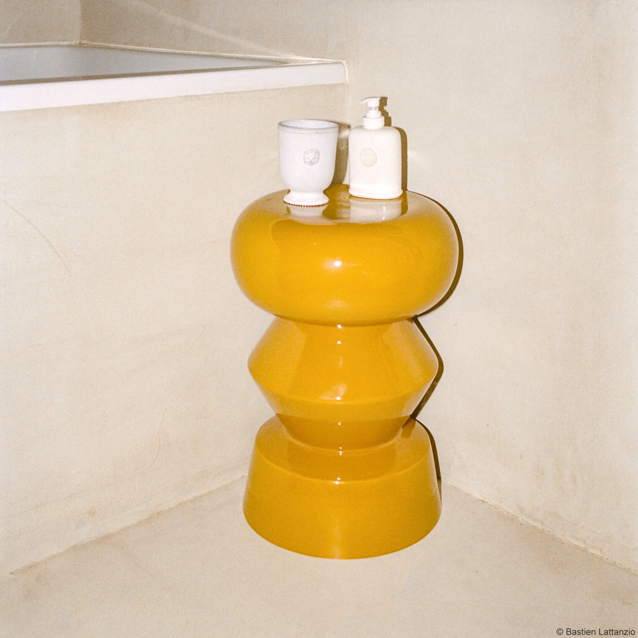 TOTÊME - Table d'appoint céramique | Jaune