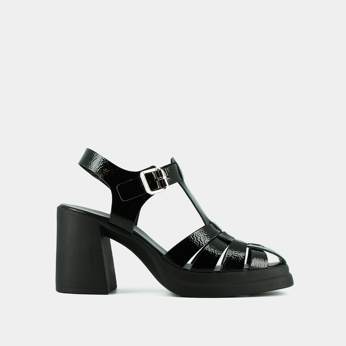 Sandales à talons et bouts carrés  en vernis noir