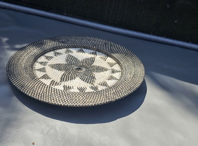 Rattan-Teller, schwarz-weiß, Ø 50 cm, H 4 cm von fischer's lagerhaus