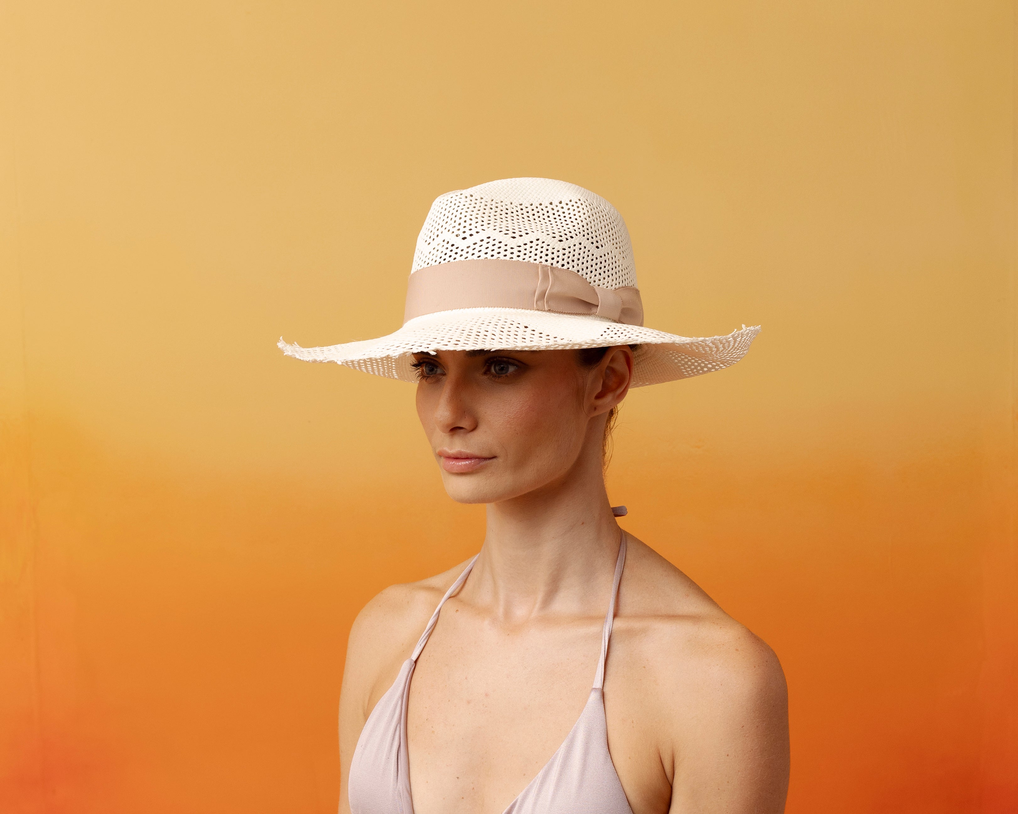 Chapeau Panama à tissage ouvert et à longs bords