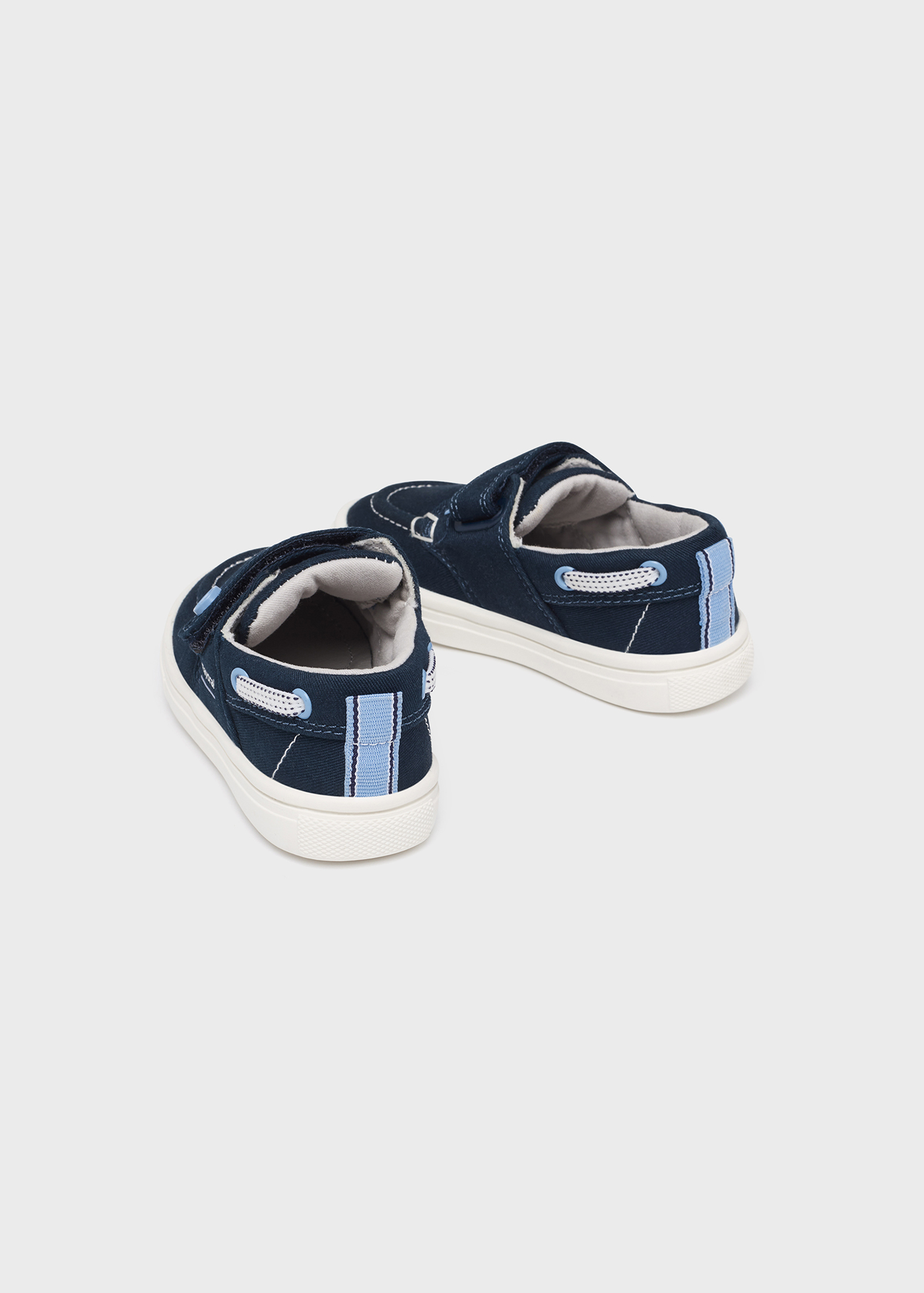 Conjunto de bebê com estampa náutica em tecido trançado