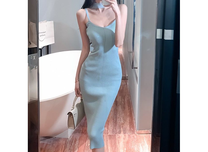 Yilda - Spaghettibandjes effen midi gebreide bodyconjurk