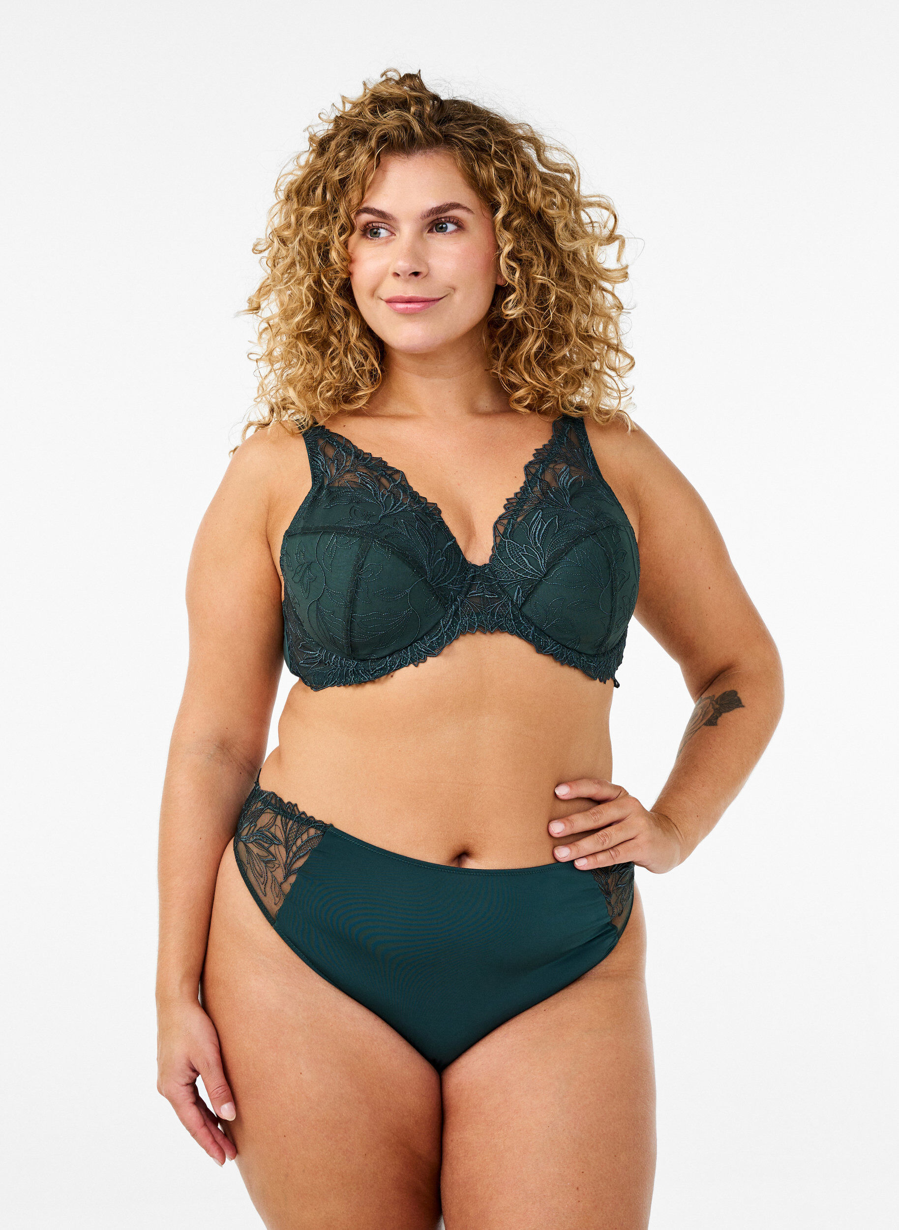 G-streng i microfiber med blonder