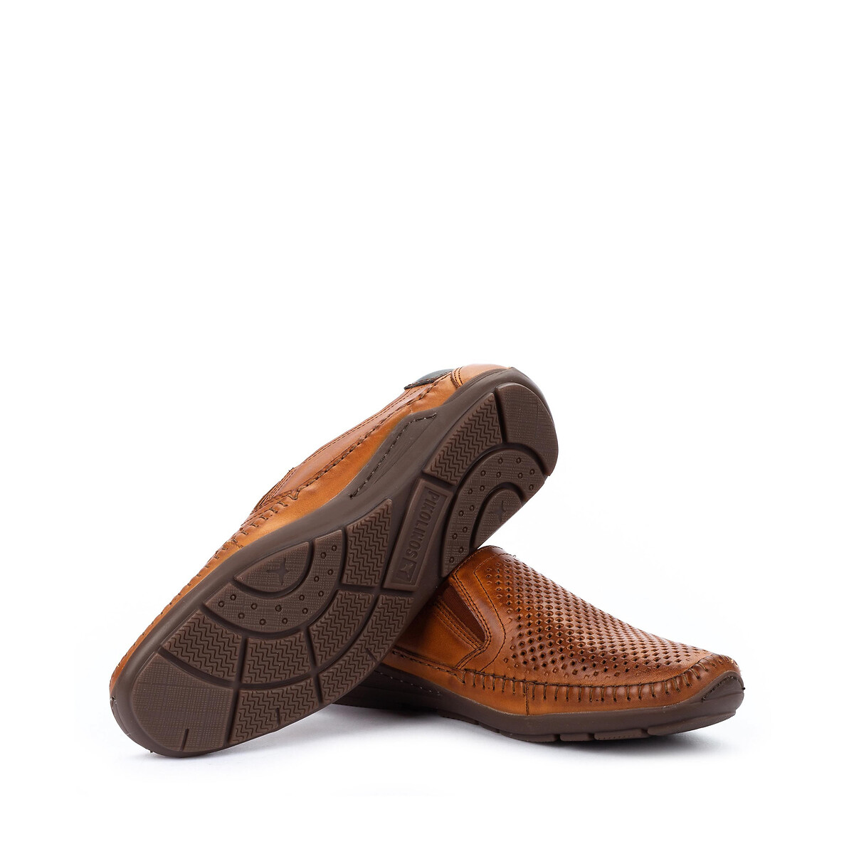 PIKOLINOS<br>Mocassins de enfiar em pele dos Açores com detalhes vazados