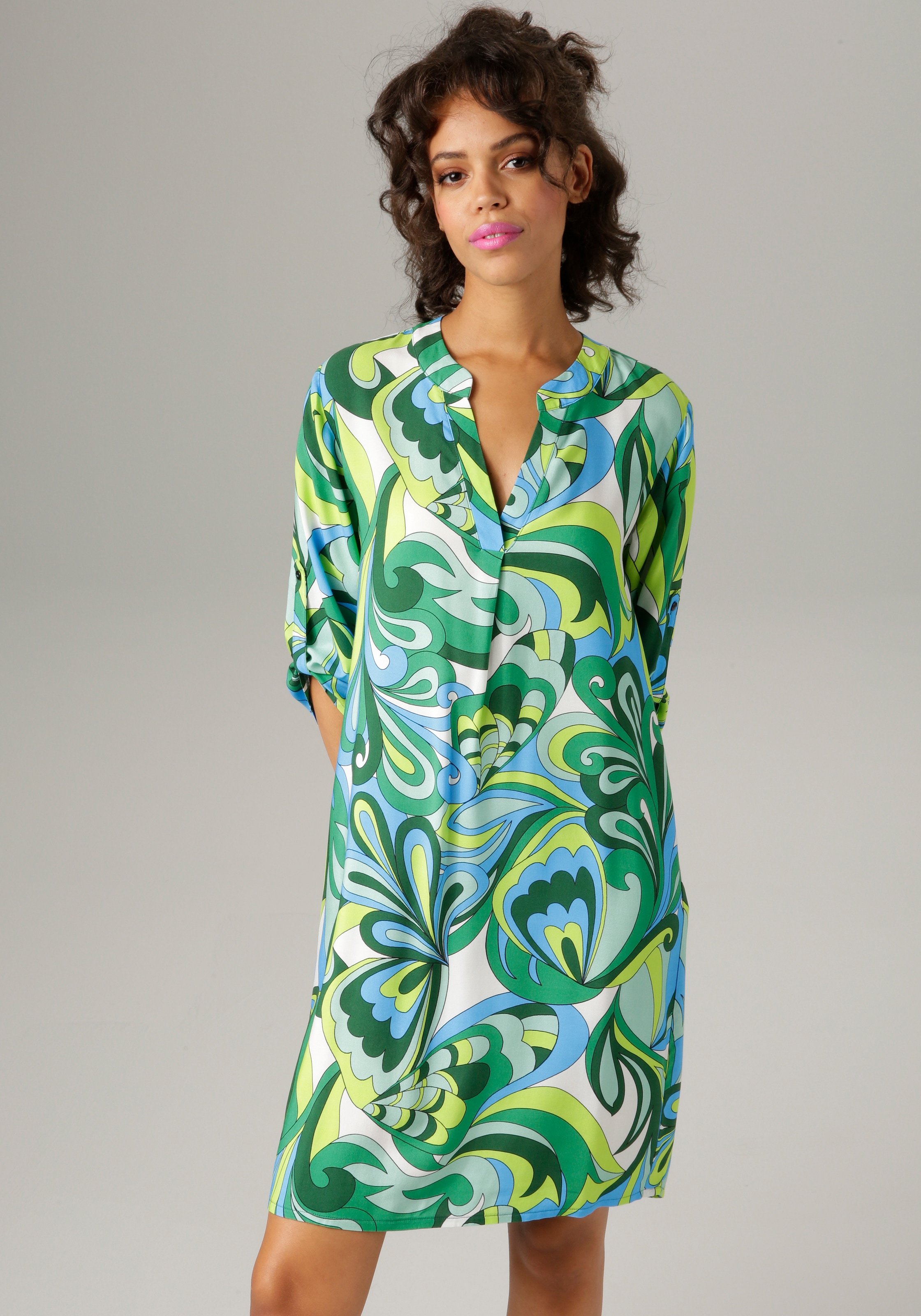 Aniston CASUAL Sommerkleid mit farbharmonischem, graphischem Druck