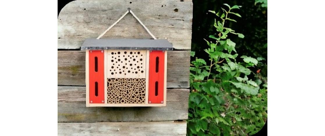 Insektenhotel FlatBrutplatz und Winterquartier für nützliche Insekten