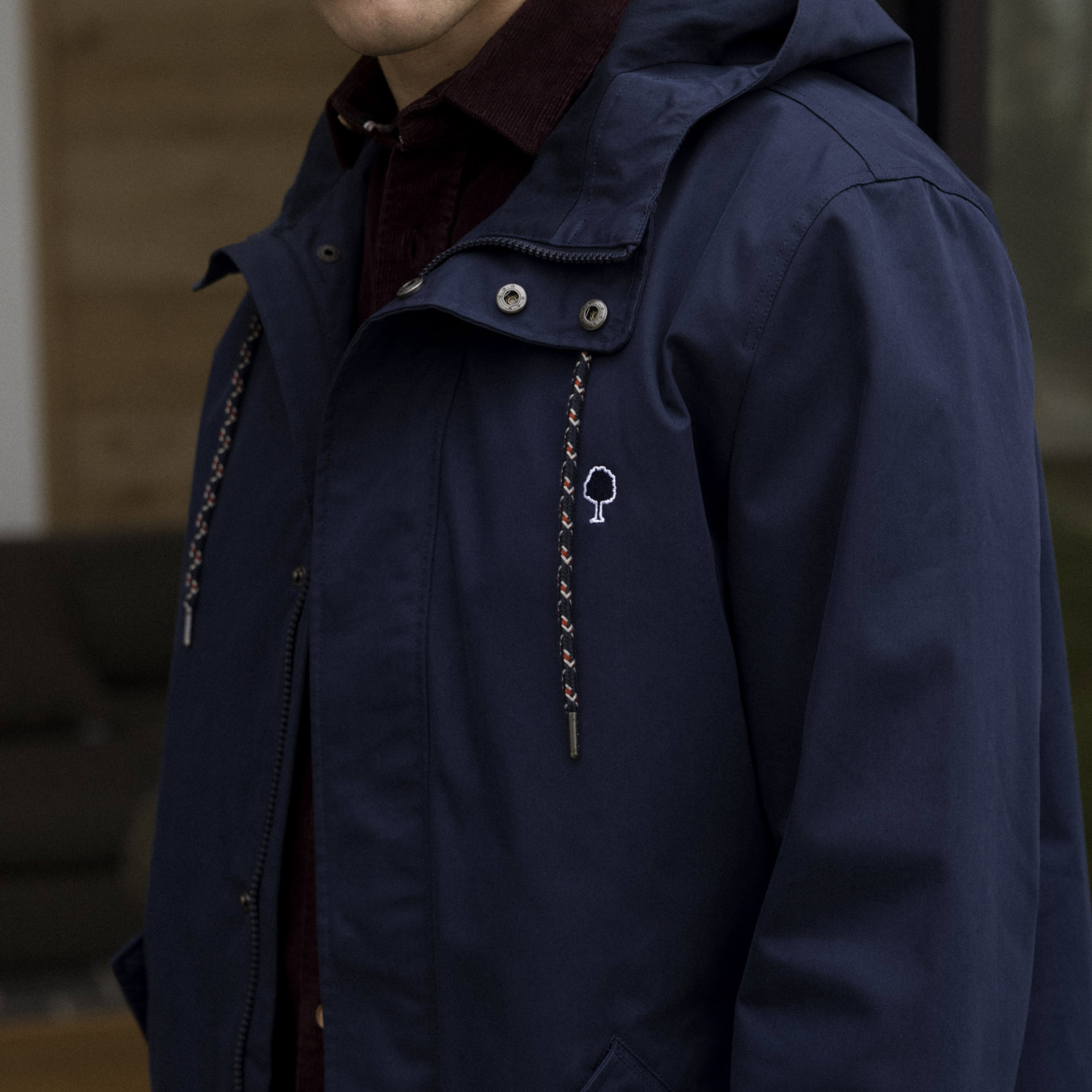 Impermeable bleu marine végan en coton et polyamide recyclé - modèle Gresigne