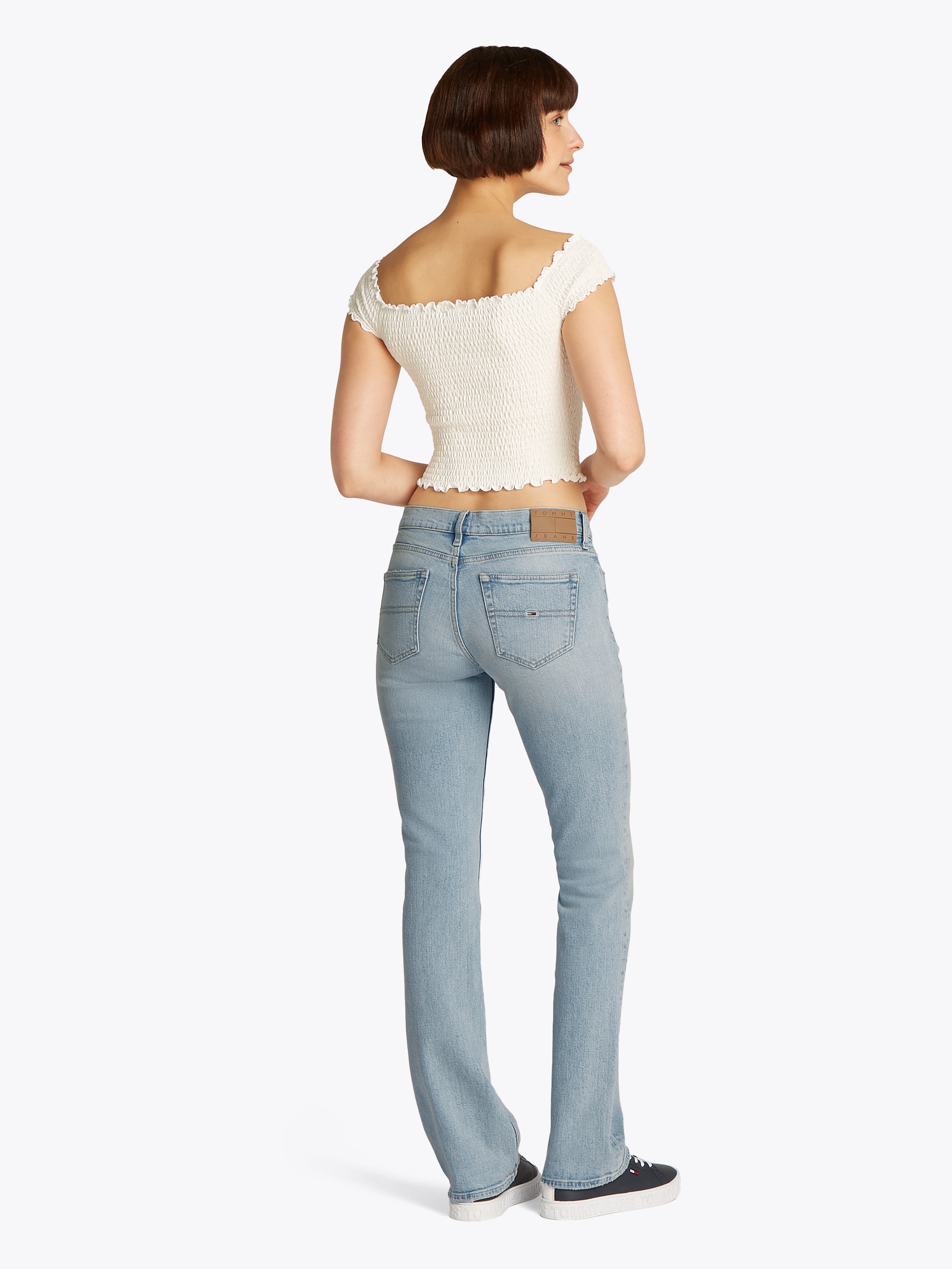 Tommy Jeans Bootcut-Jeans »Maddie Mid Rise Bootcut«, in hellblauer Waschung