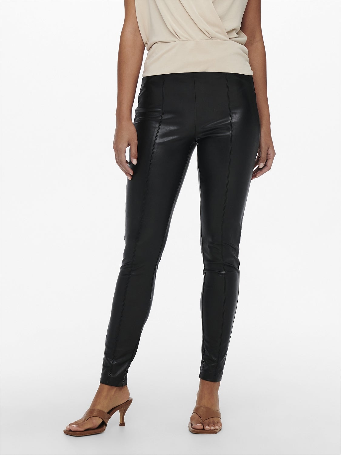 ONLJESSIE Slim Fit Hose in Lederoptik Black