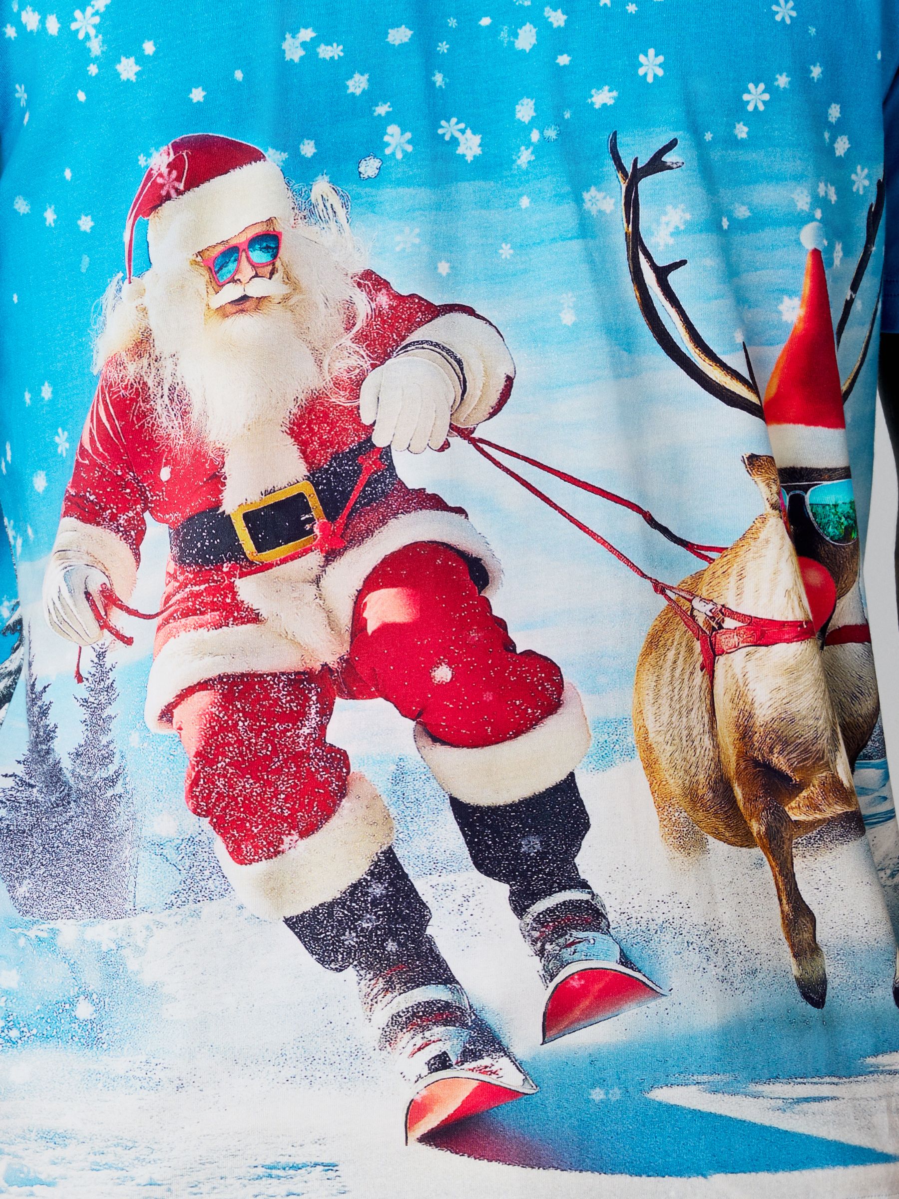 Blauwe Skiënde Kerstman - Normale Pasvorm - Kerst T-shirt