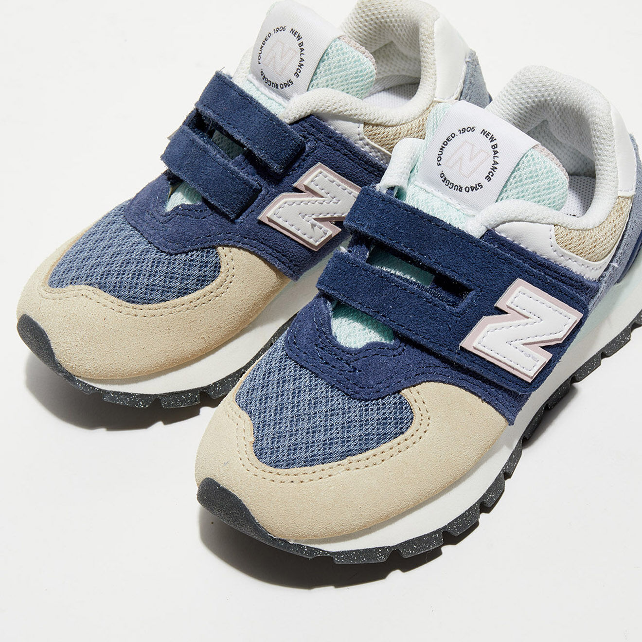 New Balance Baskets en Velours de Cuir & Textile 574 bleu/beige