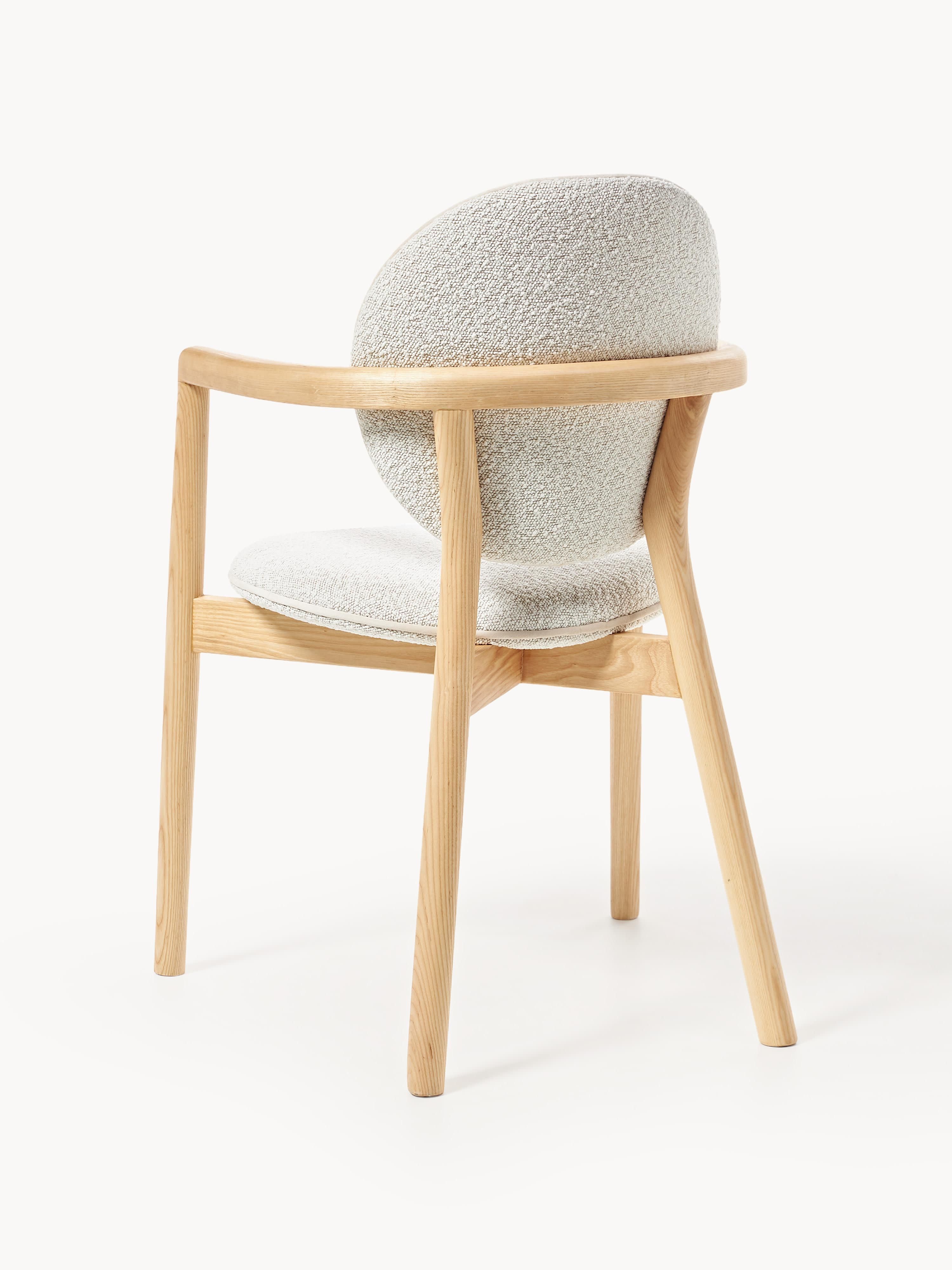 Houten stoel Maia met bouclé bekleding