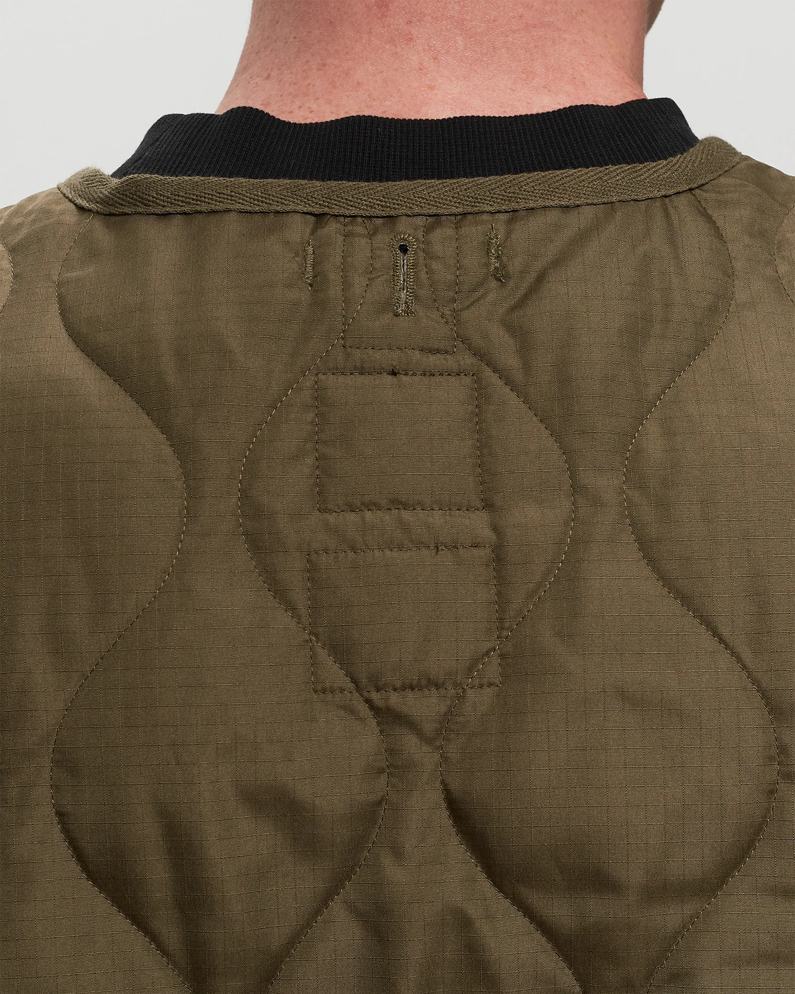 Taion MILITARY ZIP V-NECK DOWN VEST
