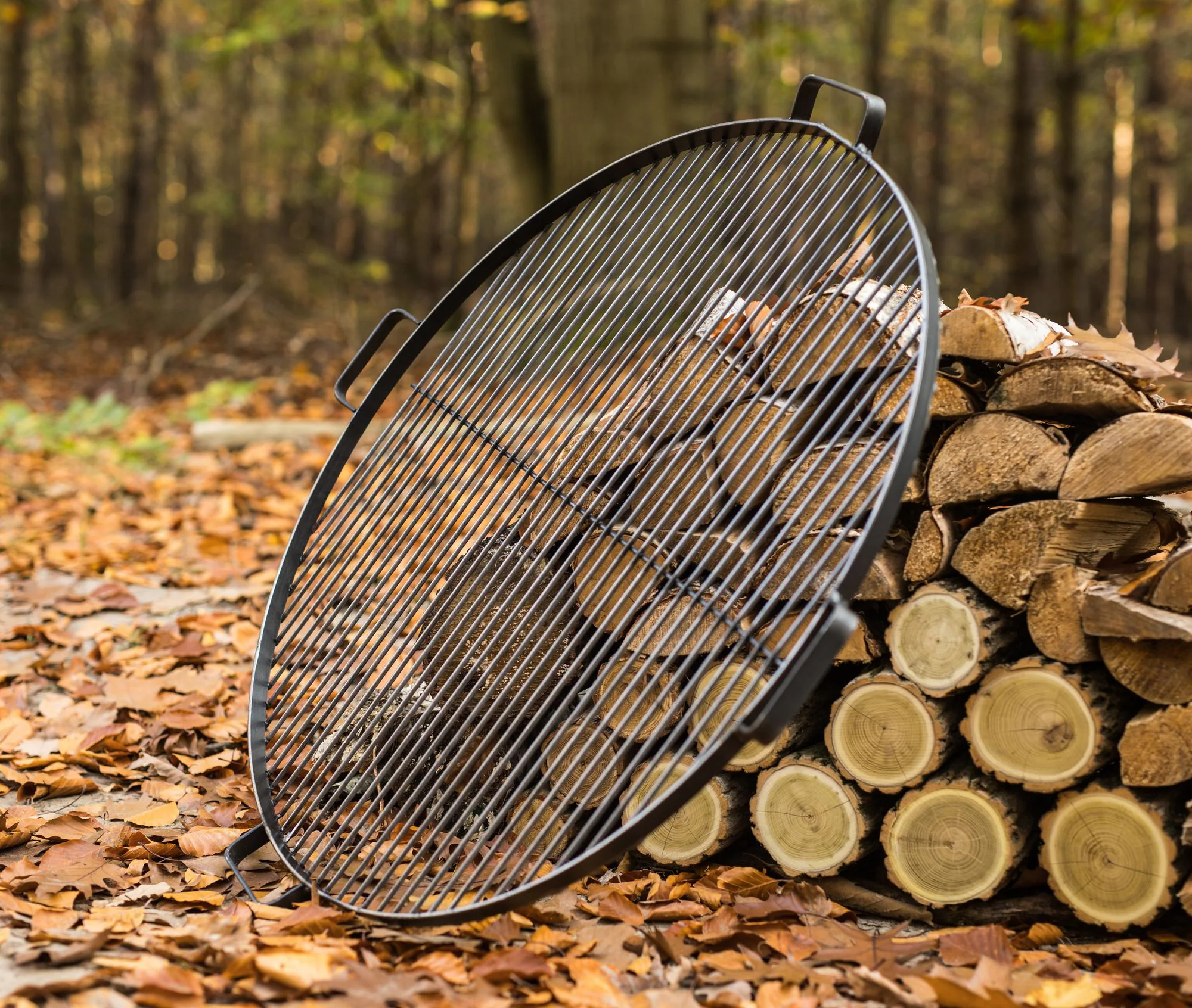 Grillrost mit 4 Griffen aus Rohstahl 80 cm