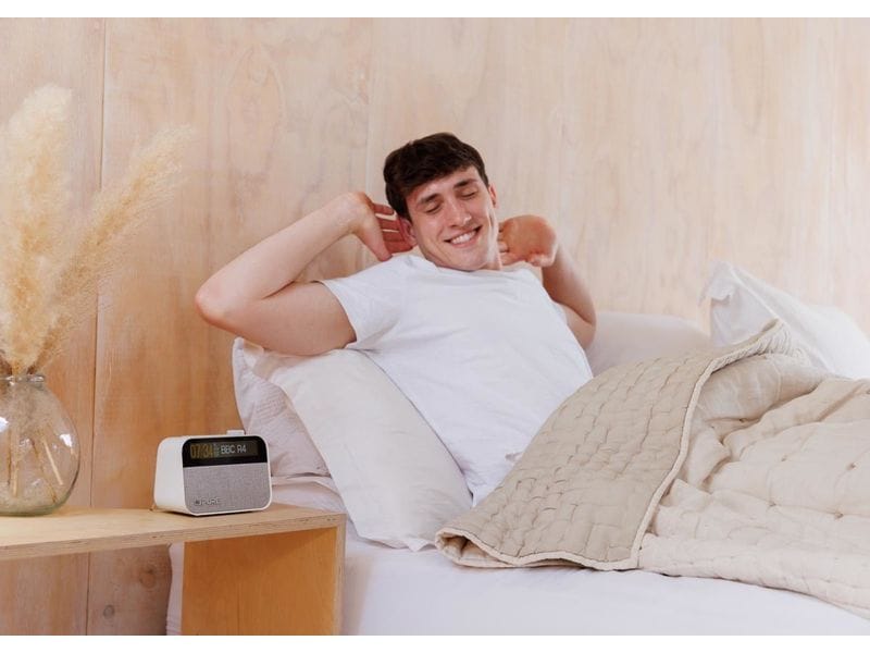 Pure Radiowecker Moment Weiss DAB /UKW-Radiowecker mit integriertem Nachtlicht