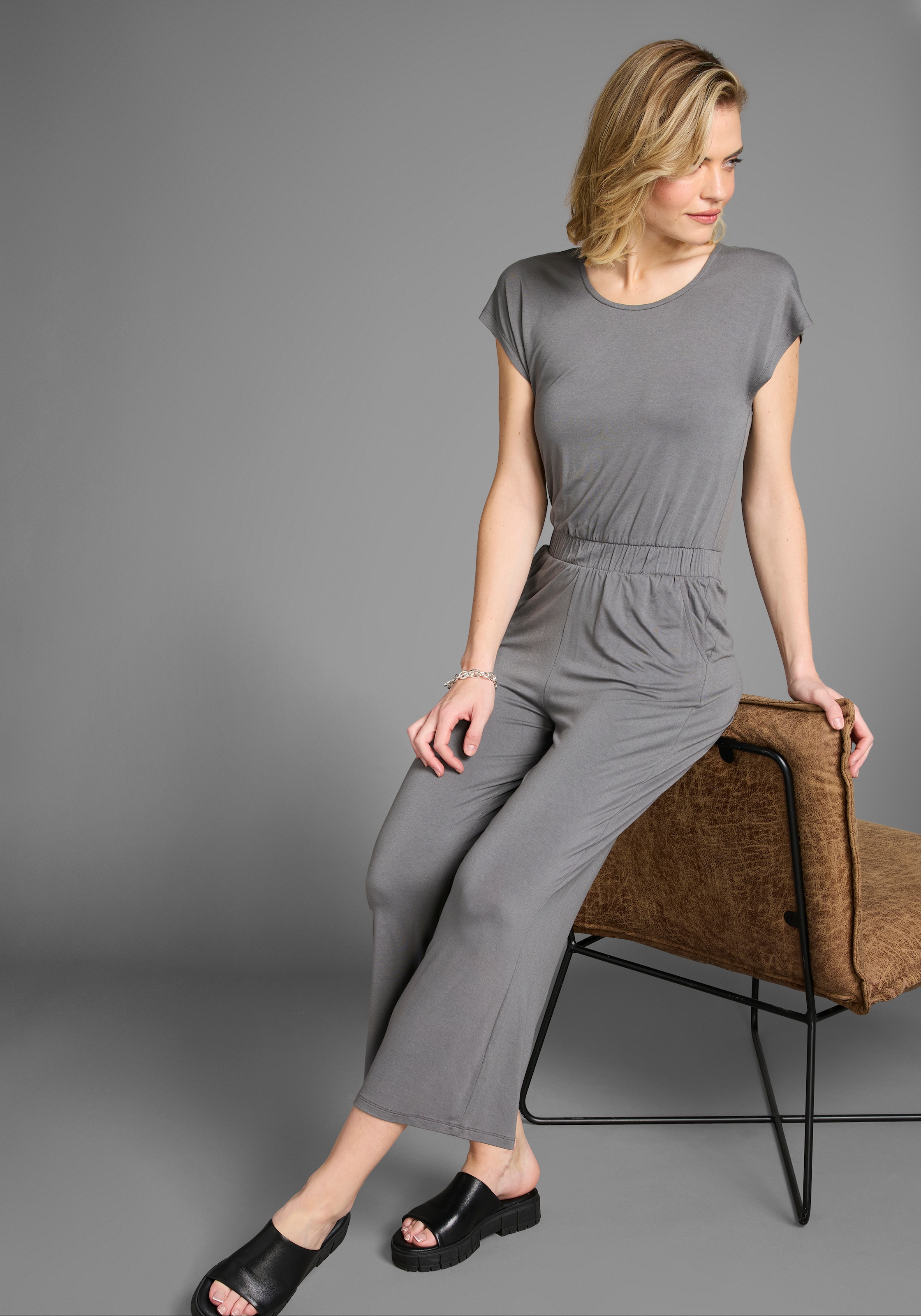 Laura Scott Jumpsuit , aus elastischem Jersey