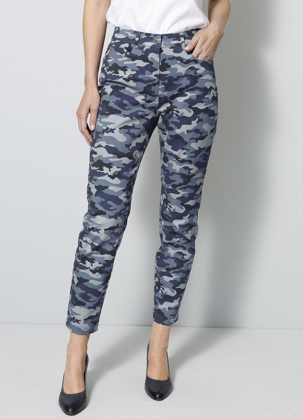 Hose mit Camouflage-Dessinierung