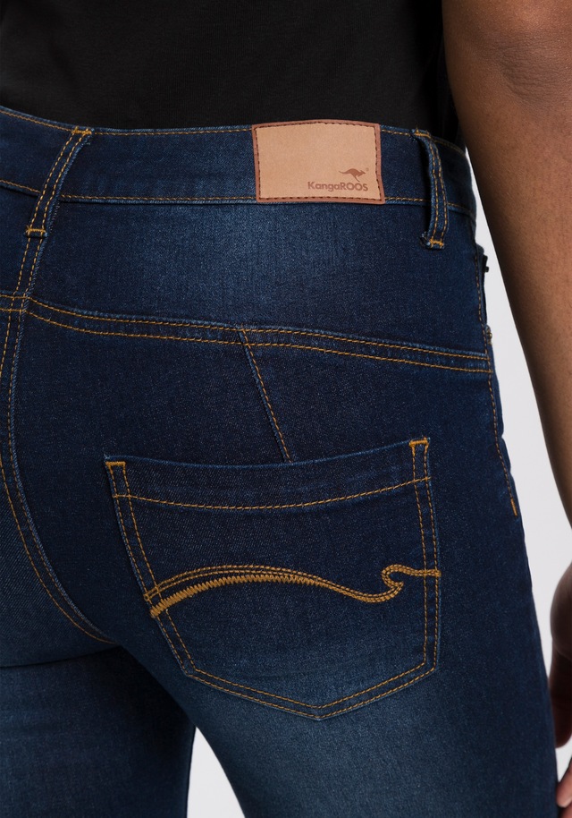 KangaROOS Slim-fit-Jeans »CROPPED HIGH WAIST SLIM FIT«, schmale Passform,  Röhrenjeans,  trendige Used-Waschung