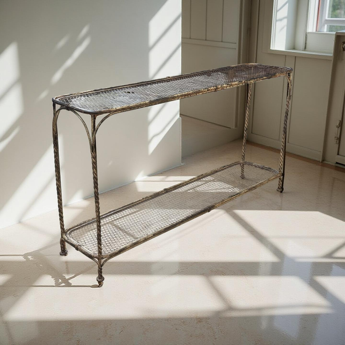 Dressoir ijzerdraad uniek