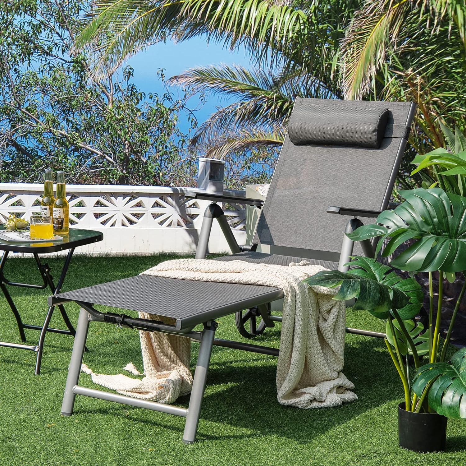 COSTWAY Sonnenliege Aluminium mit Rollen, klappbare Gartenliege mit hoher Sitzhöhe, Verstellbarer Rückenlehne und abnehmbarem Kopfkissen, Liegestuhl, Klappliege für Garten, Balkon, Terrasse