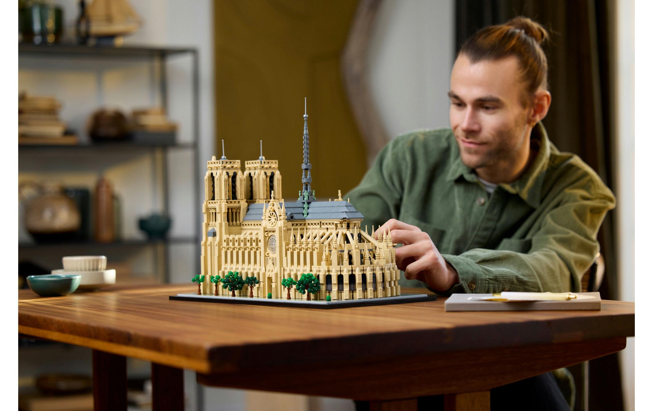 Architecture Notre-Dame de Paris 21061<br>Modellbausatz eines architektonischen Meisterwerks