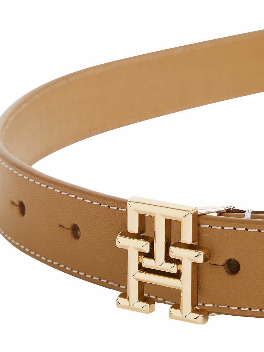 TOMMY HILFIGER<br>Cinto de couro de 2,5 cm com logotipo TH