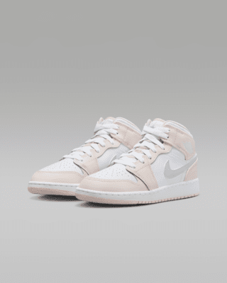 Air Jordan 1 Mid Older Kids' Shoes