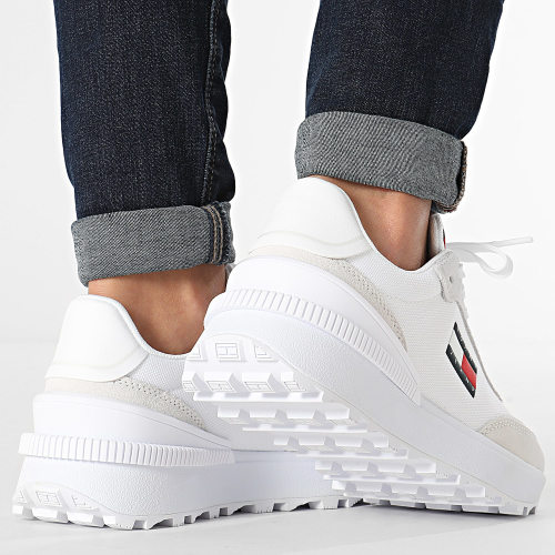 Baskets Femme Tech Runner Essential 2511 White