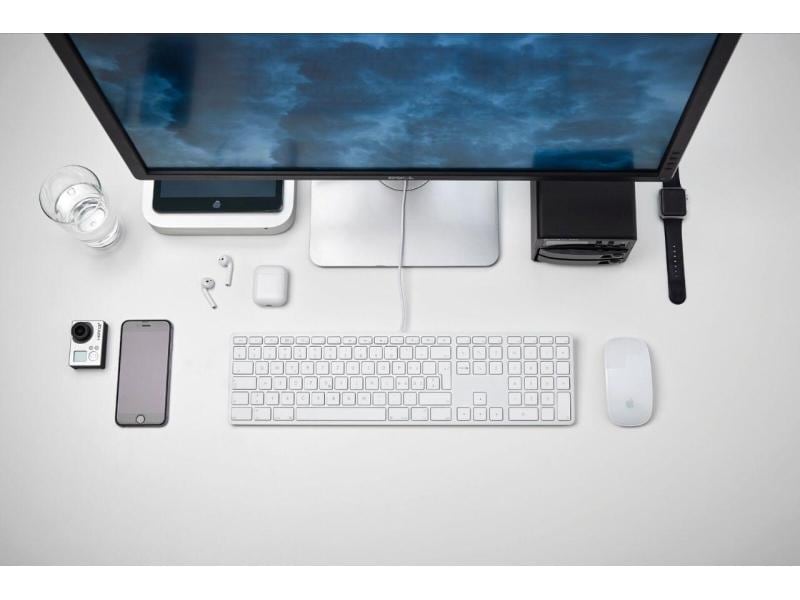 LMP Tastatur KB-1243 Silber, Mac CH-Layout mit Ziffernblock Elegante Mac-Tastatur mit Aluminiumcover