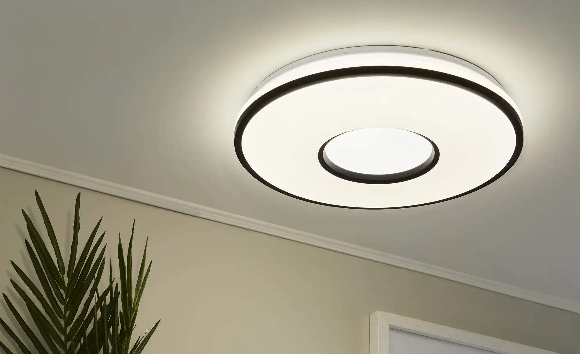 KHG LED-Deckenleuchte, schwarz mit Fernbedienung