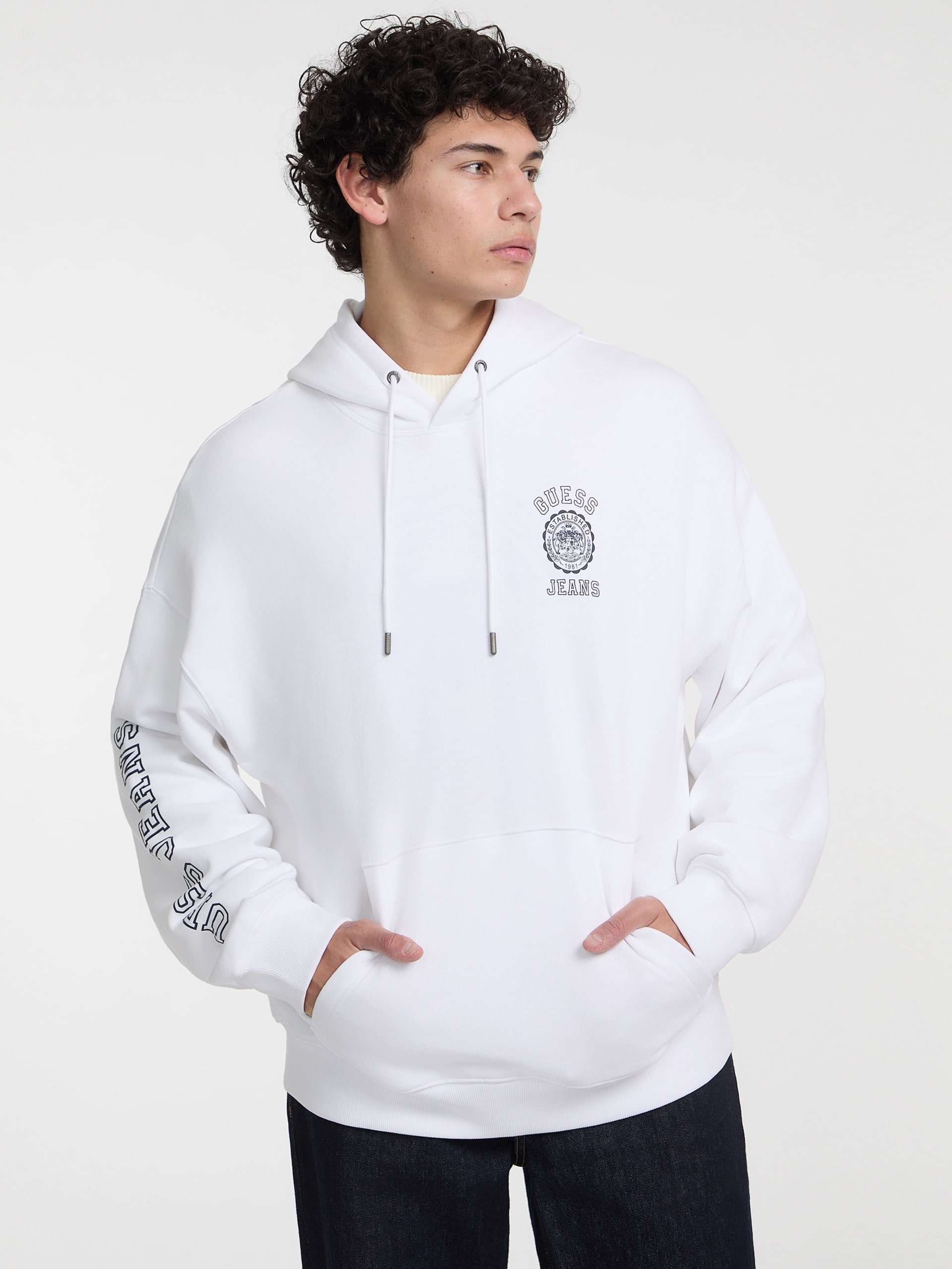 Suéter com capuz e logotipo