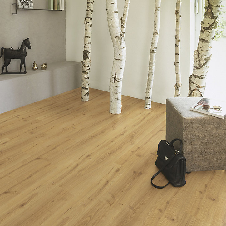 Sol stratifié Fleetwood chêne naturel L. 138,3 cm x l.19,3 x Ep.8 mm GoodHome