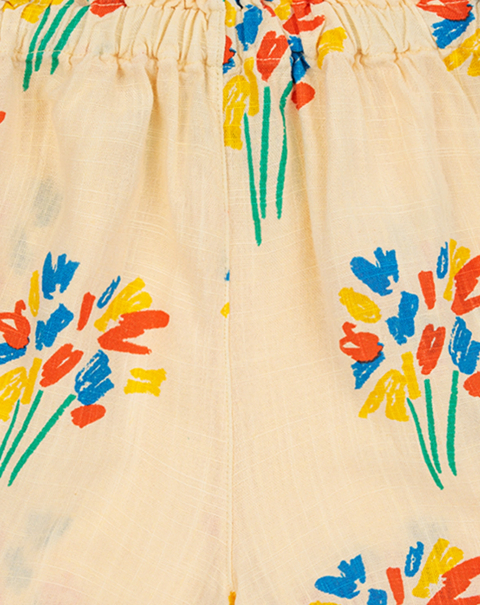 Shorts FIREWORKS AOP in light yellow