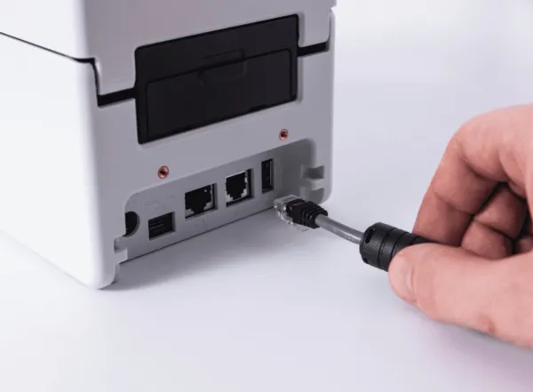 Brother TD-2320D203 - Mærkat/kvitteringsprinter - S/H - direkte termisk - Rulle (6,3 cm) - 203 dpi - op til 152.4 mm/sek. - USB 2.0, USB vært, LAN